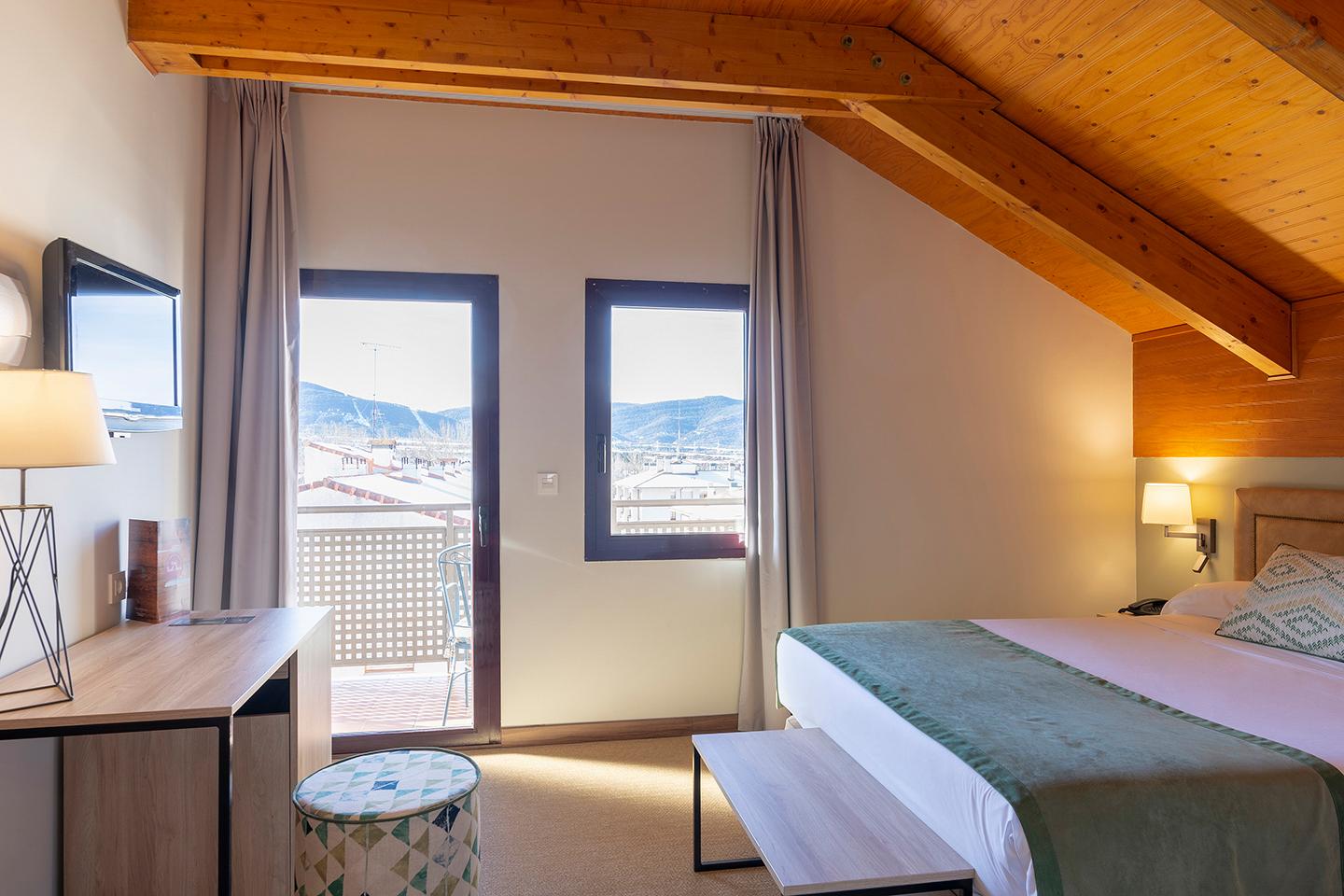 Hotel & Spa Real Хака Екстериор снимка