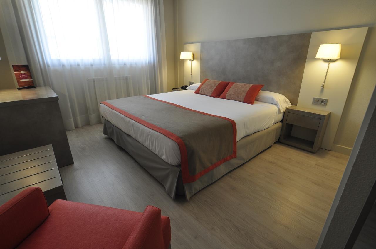 Hotel & Spa Real Хака Екстериор снимка