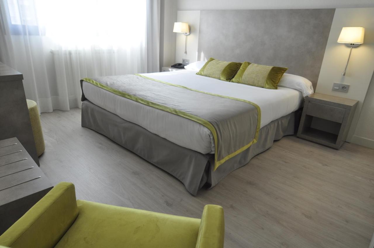 Hotel & Spa Real Хака Екстериор снимка