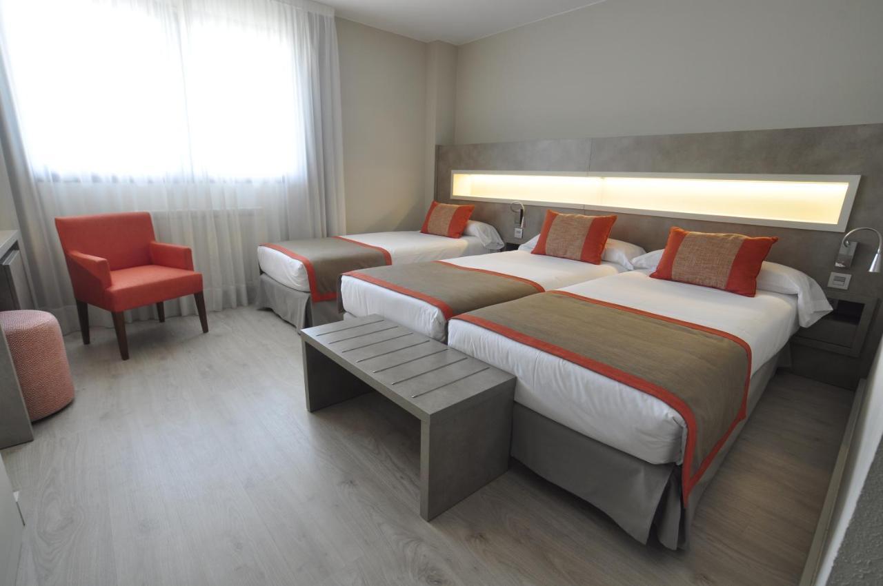 Hotel & Spa Real Хака Екстериор снимка